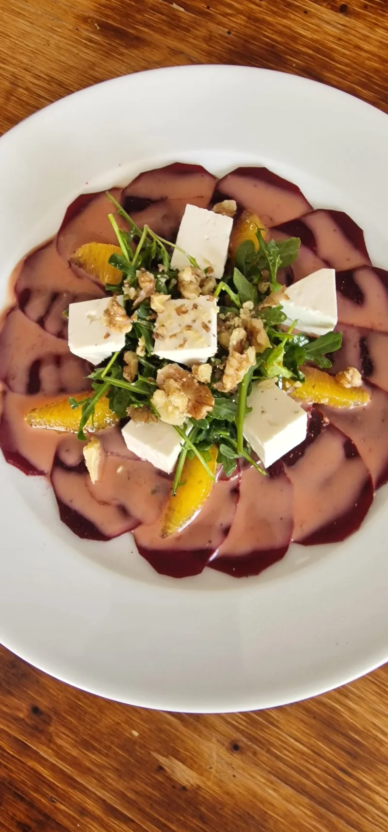 Rote-Bete-Carpaccio mit Feta und Rucola
