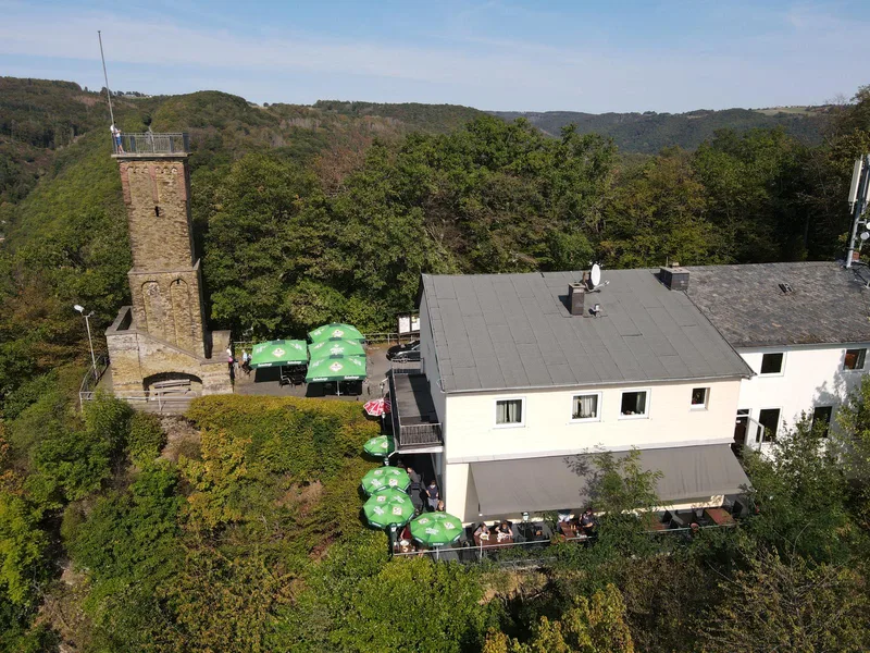 Drohnenaufnahme: Concordiaturm und Terrasse von oben